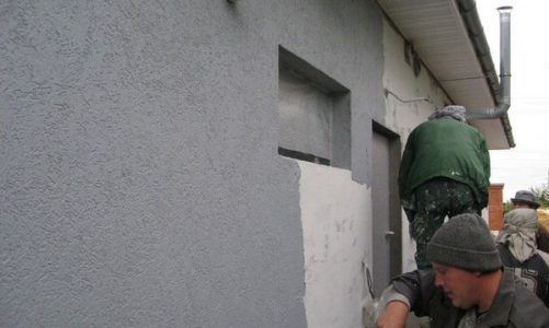 Как заштукатурить фасад здания